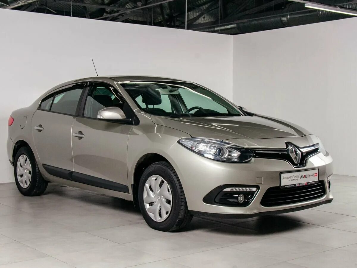 Renault fluence 1.6. Renault Fluence 2013. Рено Флюенс 2013 бежевый. Renault Fluence Рестайлинг. Renault Fluence 2012.