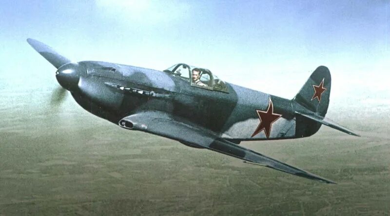 Чкаловский завод новосибирск в годы войны 1941-1945. F4u corsair. Як 9 самолет вов. Самолет истребитель як 9. Арсений васильевич ворожейкин лётчики великой отечественной войны.