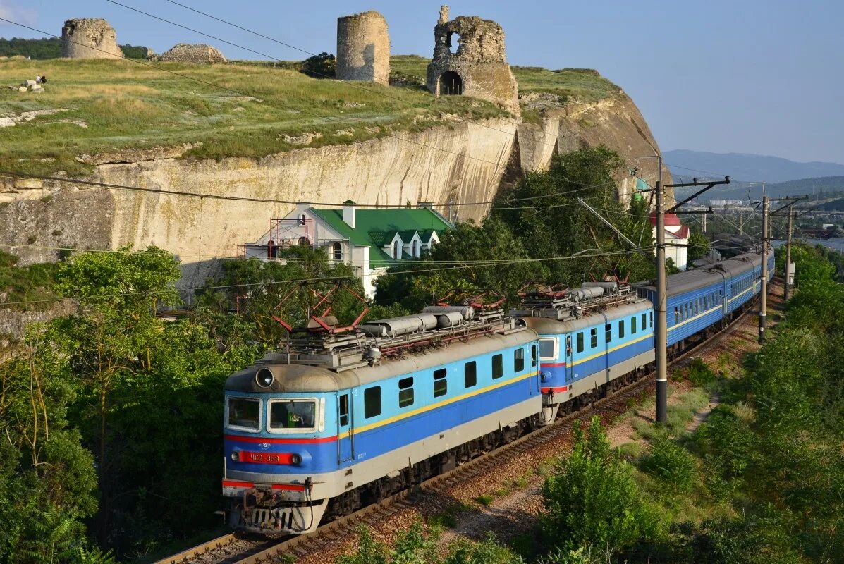 Ж дорога крым. Крымская железная дорога Севастополь. Крымская железная дорога Симферополь-Севастополь. КЖД Крымская железная дорога. Железная дорога Крым Херсон.