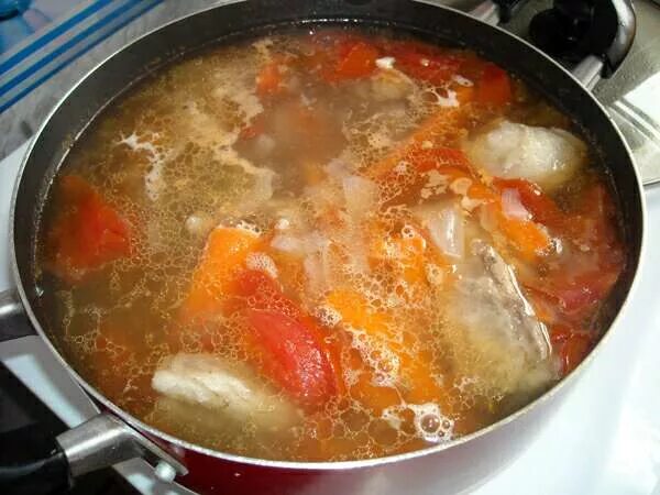 каурма шурпа. гозо шурпа. шурпа в кастрюле. ужин с шурпой. турецкий суп кайнатма.