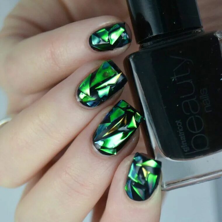 стеклянный маникюр. стеклянный маникюр. лак битое стекло. стеклянный маникюр. маникюр с фольгой.