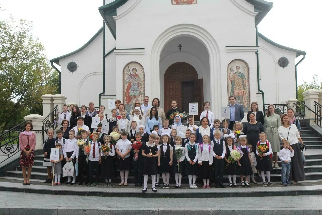 Школа Дмитрия Солунского Хорошево Мневники. Школа Димитрия Солунского в Хорошеве. Православная школа Димитрия Солунского. Школа Дмитрия Солунского Берзарина. 1 православная школа