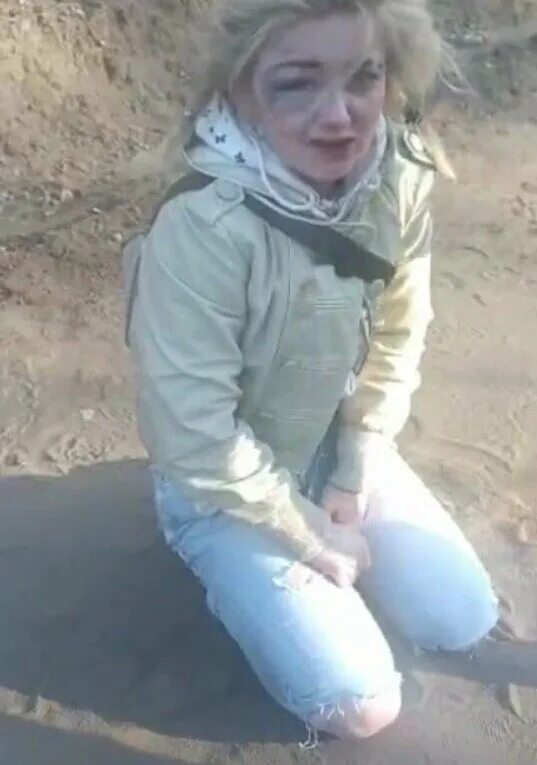 Закладчица кинула магазин видео. Наказали закладчицу наркотиков. Тг наказание кидал. Избиение закладчиков видео. Барыги избили закладчицу.
