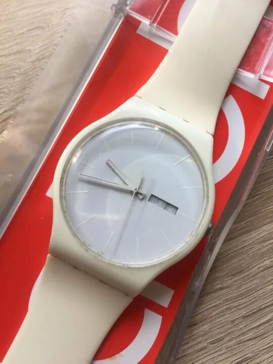 Swatch белые. Часы white rebel swatch.