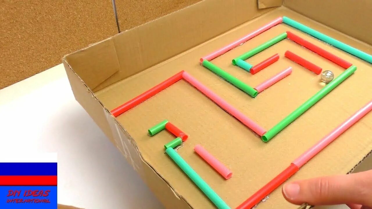 Настольные игры. Игра из картонной коробки. Настольный футбол картон. Самодельные настольные игры. Самодельные настольные игры.