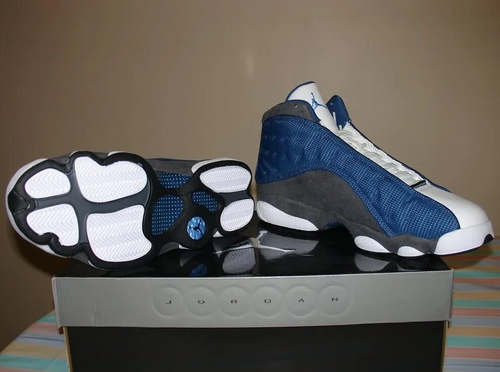 Air Jordan 13 Retro кремень. Джорданы поделка. Jordan 13 с автоматической шнуровкой.