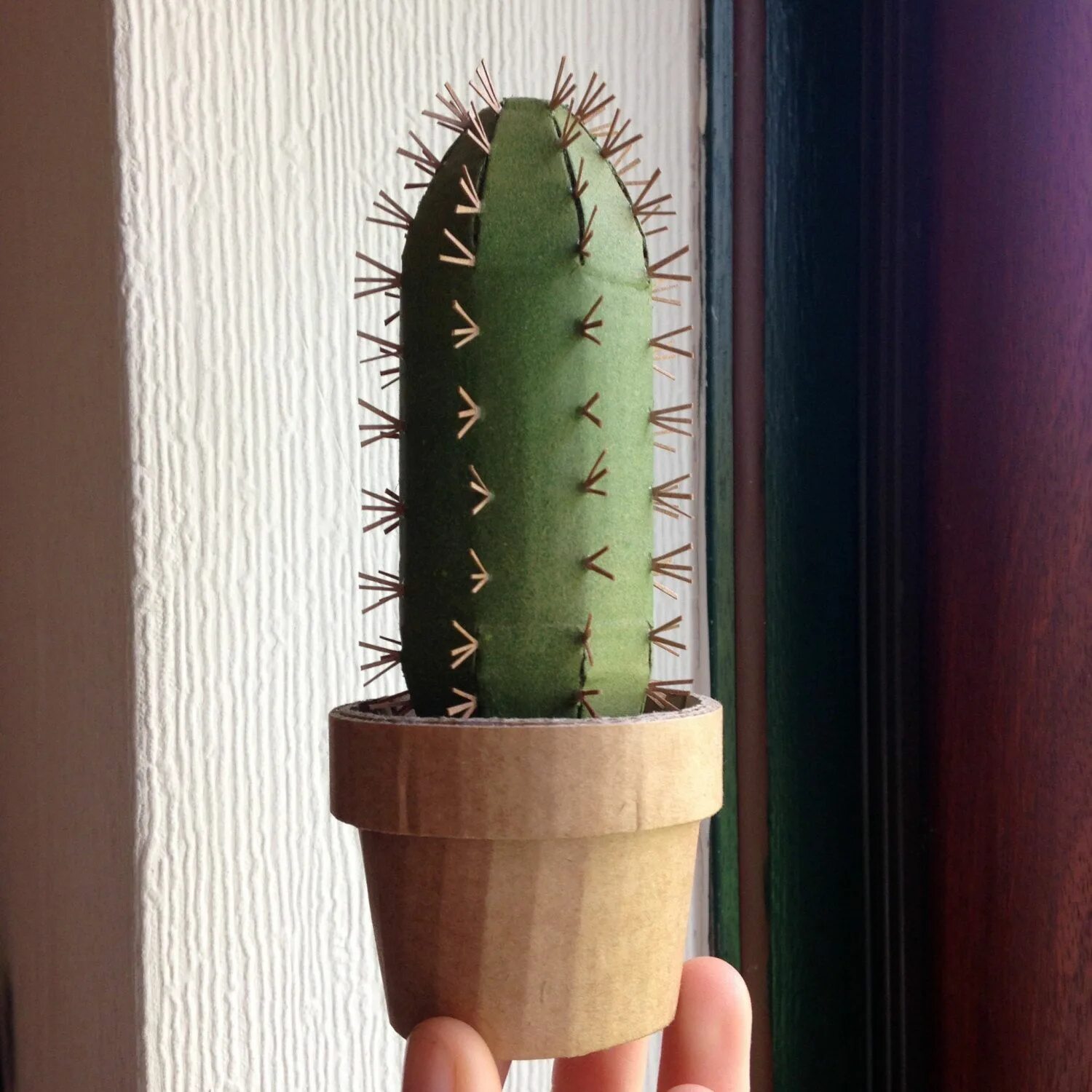 поделка кактус из картона. как сделать кактус. кактус декоративный. поделка кактус. кактус из картона.