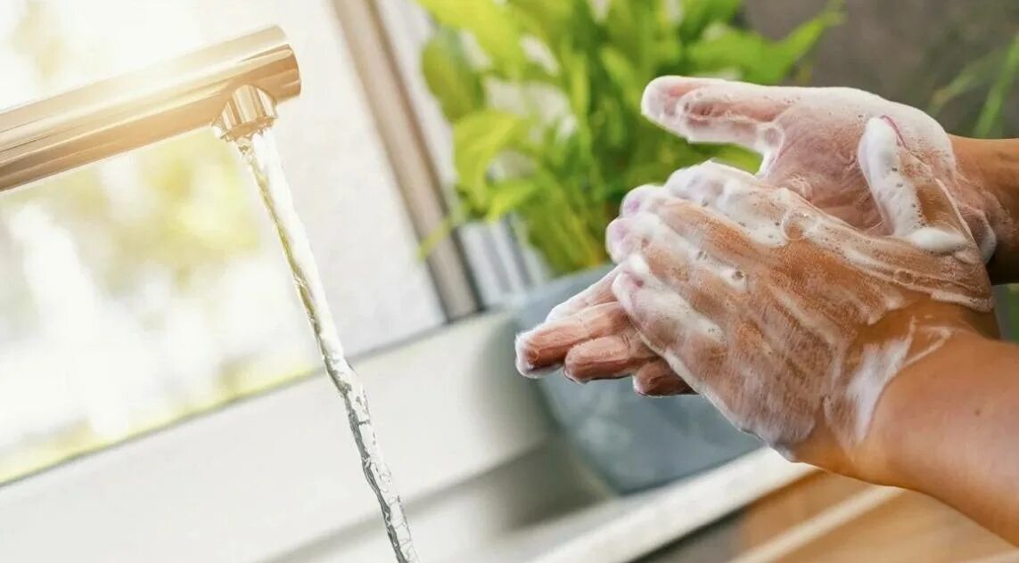 Чистые руки. Мыло для рук. Мыльные руки. Мытье рук.