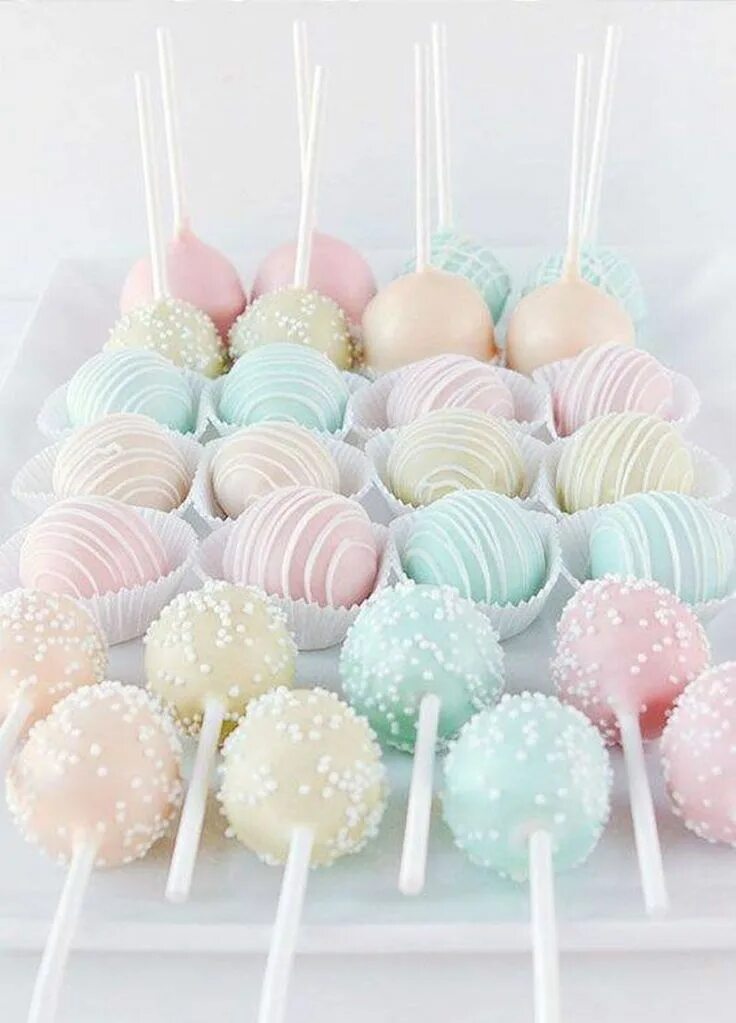 Кейк попсы фото. Пирожное кейк Попс. Пирожные на палочке Cake Pops. Кейкпопсы эскимо. Кейк попсы Кэнди бар.