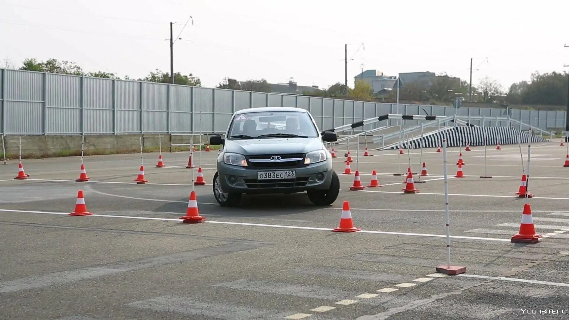 Автодром Худжанд. Площадка на экзамене в ГИБДД 2022. Автодром площадка. Площадка автошколы. Экзамен вождение на площадке