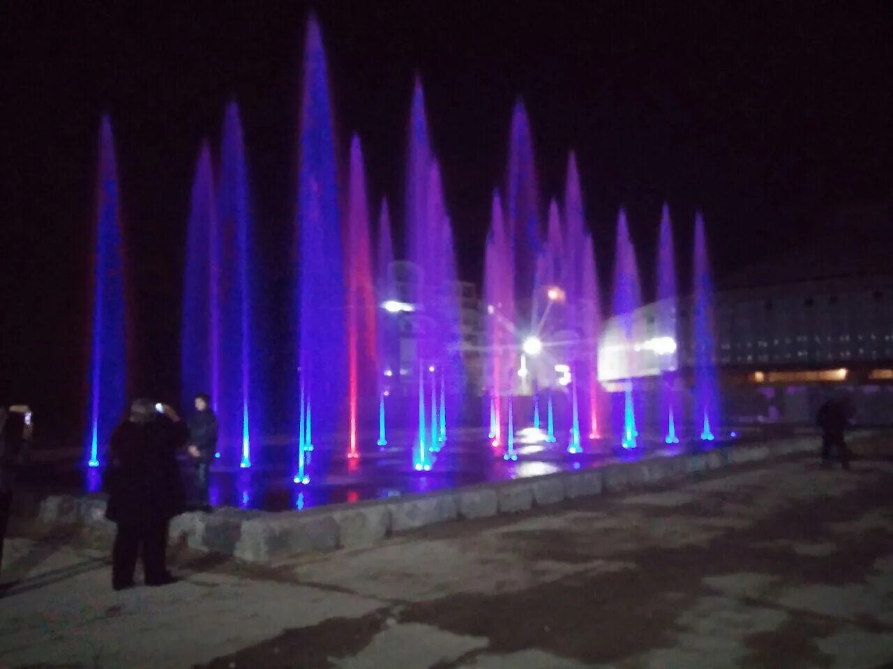 Рязань дворец молодежи фонтан. Курск когда дадут свет. Курск когда дадут свет. Проведение электричества. Курск когда дадут свет.