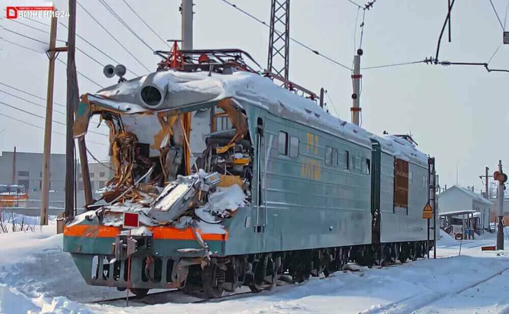 Тр 3 электровоза. Ращьииый электровоз вл 80. Вл80 1604. Крушение электровоза вл80.