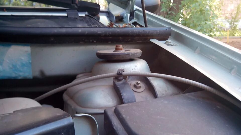 Поменял ступичные подшипники, правую шаровую - Renault 19, 1,4 л, 2000 года визи