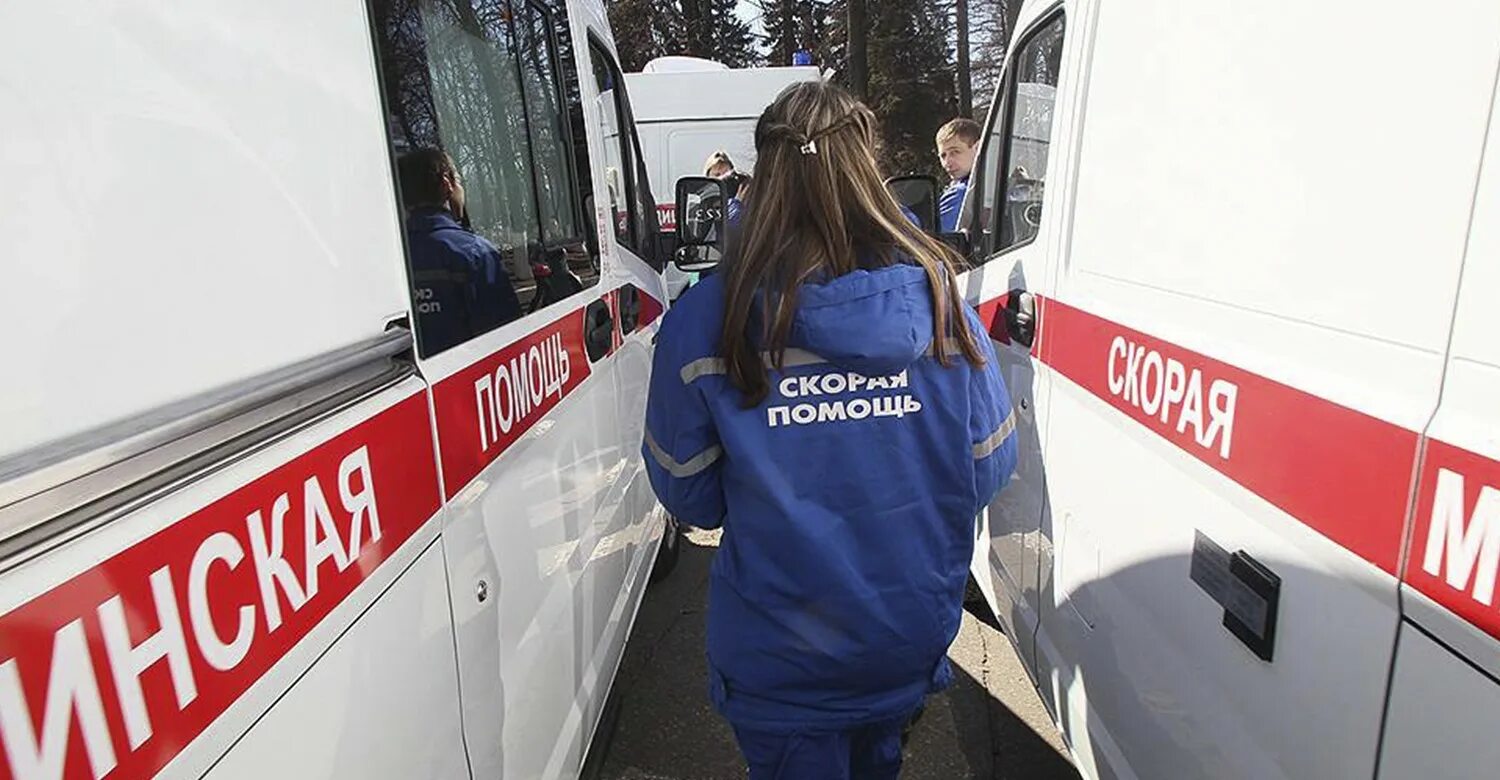 Медики скорой помощи. Фельдшер синоним. Фельдшер скорой. Фельдшер синоним. Фельдшер синоним.