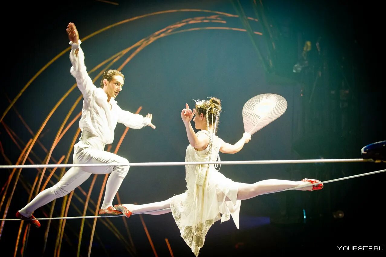 Цирковая жизнь. Канадский цирк дю солей. Цирк дю солей амалуна. Жизнь цирковых. Цирковое училище.
