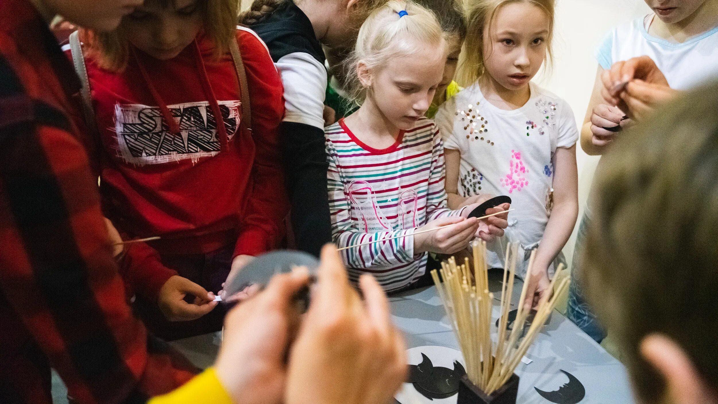 Ижевск парк зоопарк. Памятники ижевска зимой. Ижевск достопримечательности города зимой. Центральная площадь ижевск зима. Куда сходить в ижевске с детьми зимой.