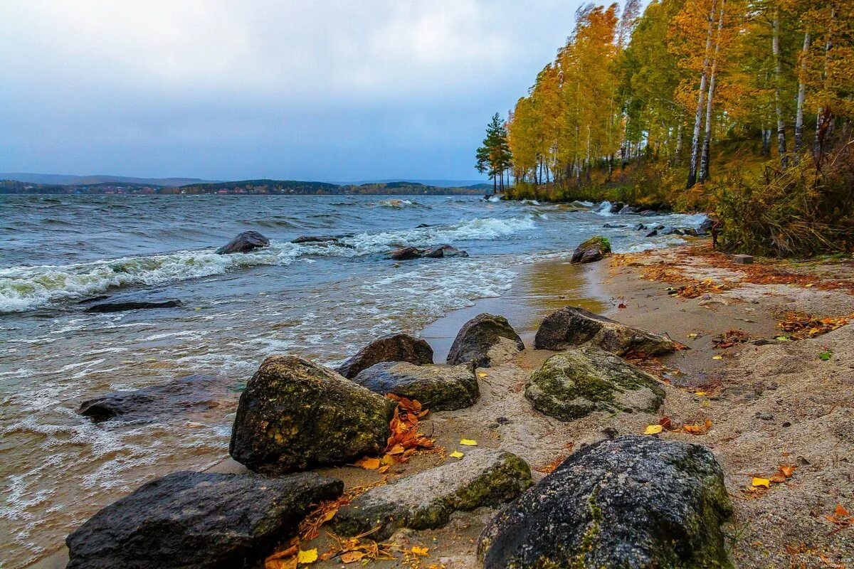Озеро Таватуй. Таватуй озеро Екатеринбург. Новоуральск озеро Таватуй. Озеро Таватуй Свердловская область фото.