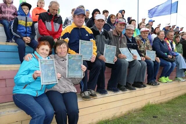 Погода в красный яр омская область любинский. Стадион Дружба Любинский район. Красный Яр Любинский район Омская область. Стадион р.п Любинский. Стадион Дружба Любинский район красный Яр.