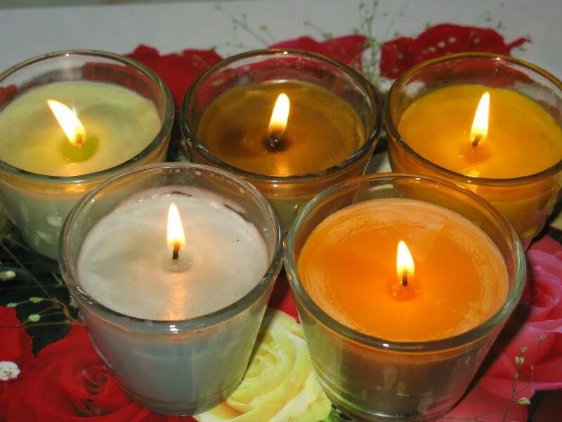 Свечи в домашних условиях что нужно. Ароматическая свеча. Арома свечи. Свечи из парафина. Ароматические свечи своими руками.