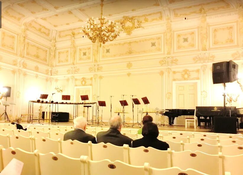 Малый зал филармонии спб. Филармония санкт-петербург малый зал. Филармония санкт-петербург малый зал. Малый зал филармонии им. Малый зал филармонии спб.