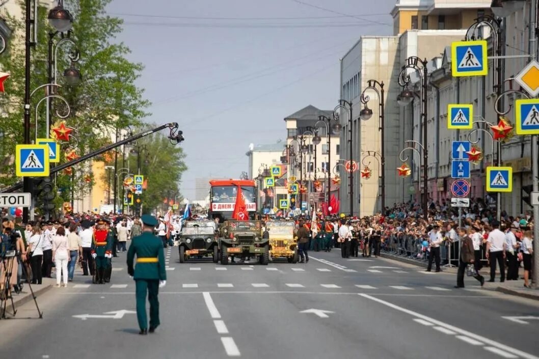 Парад. Шествие на день города. Парад 9 мая. Парад Победы Тюмень.