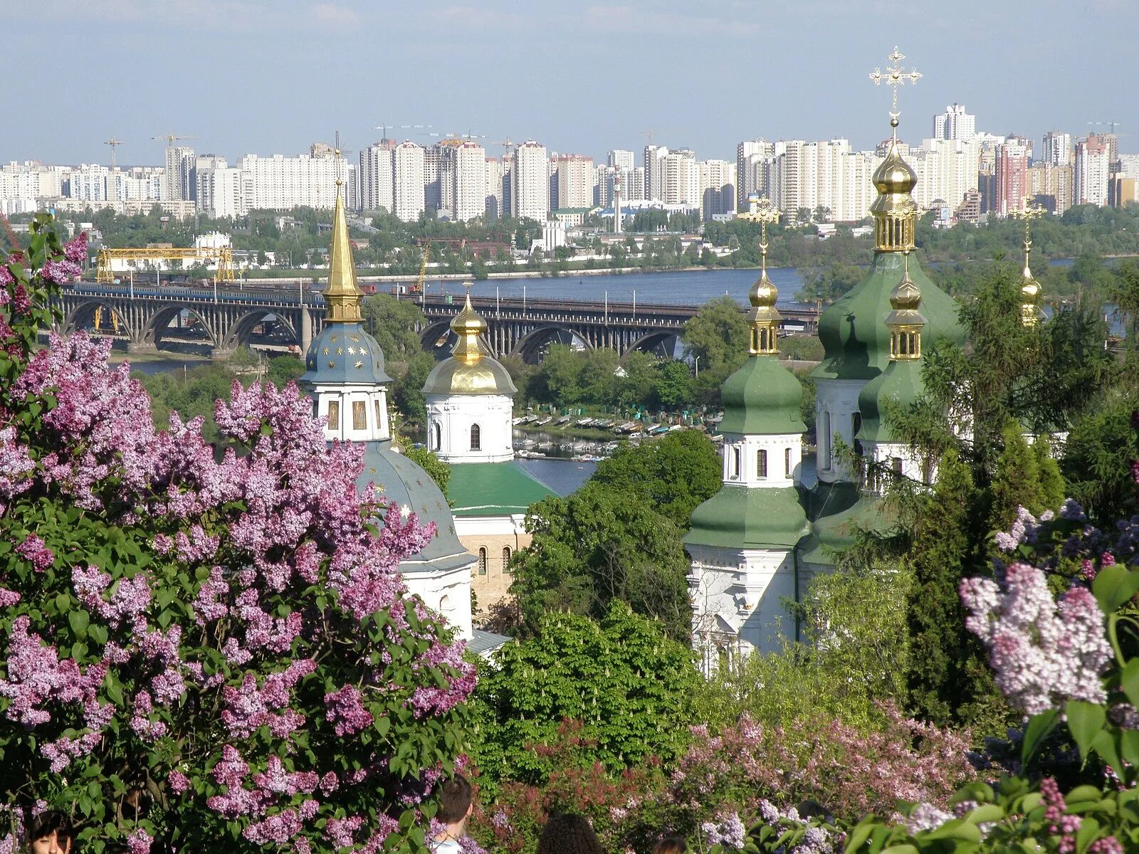 Как назывался киев. Выдубицкий монастырь в киеве. выдубицкий монастырь в киеве фото. выдубицкий монастырь и сирень. выдубицком монастыре.
