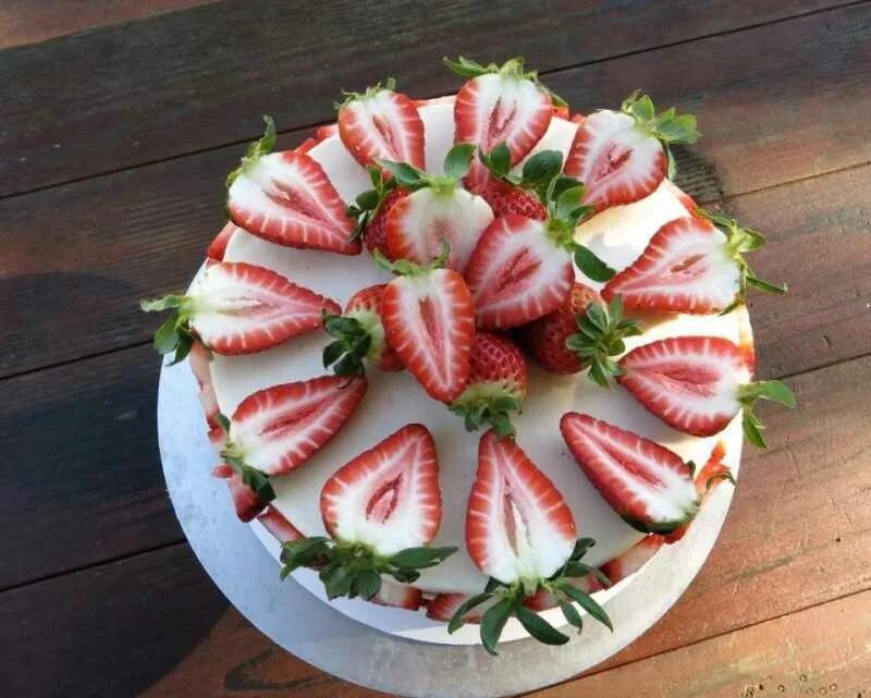Как красиво нарезать клубнику