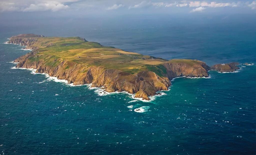 Остров Ланди. Бристольский залив Великобритания. Остров Девон Канада. Lundy Island Devon. An island off the coast