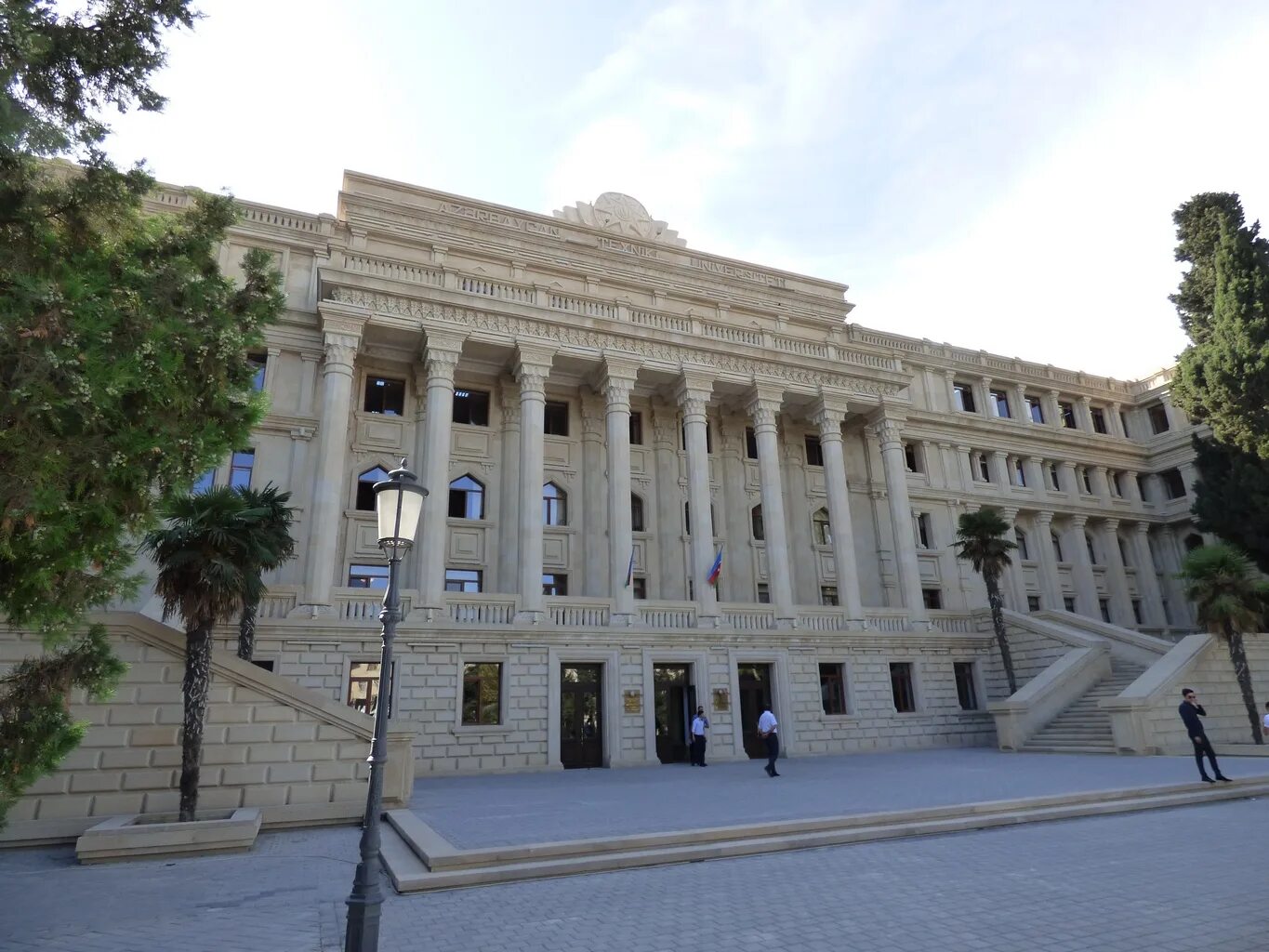 Государственный университет в баку. Бакинский университет. Бгу азербайджана. Университет кирова в баку. Бакинский государственный университет.