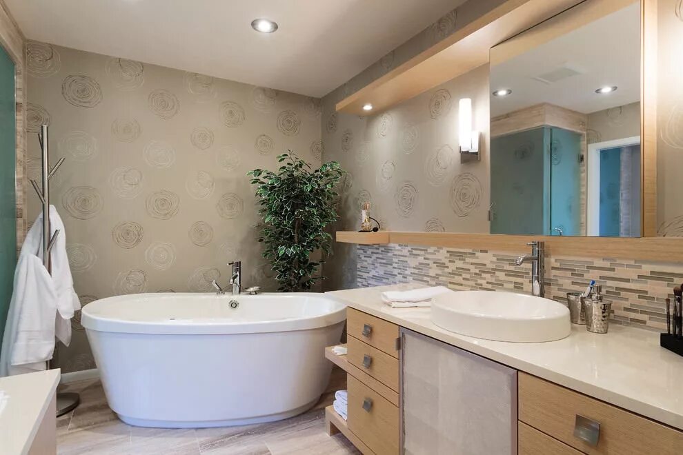 Стены в ванной. Отделка стен в ванной. Варианты отделки ванной комнаты. Комбинированные стены в ванной. Комбинированная отделка стен в ванной.