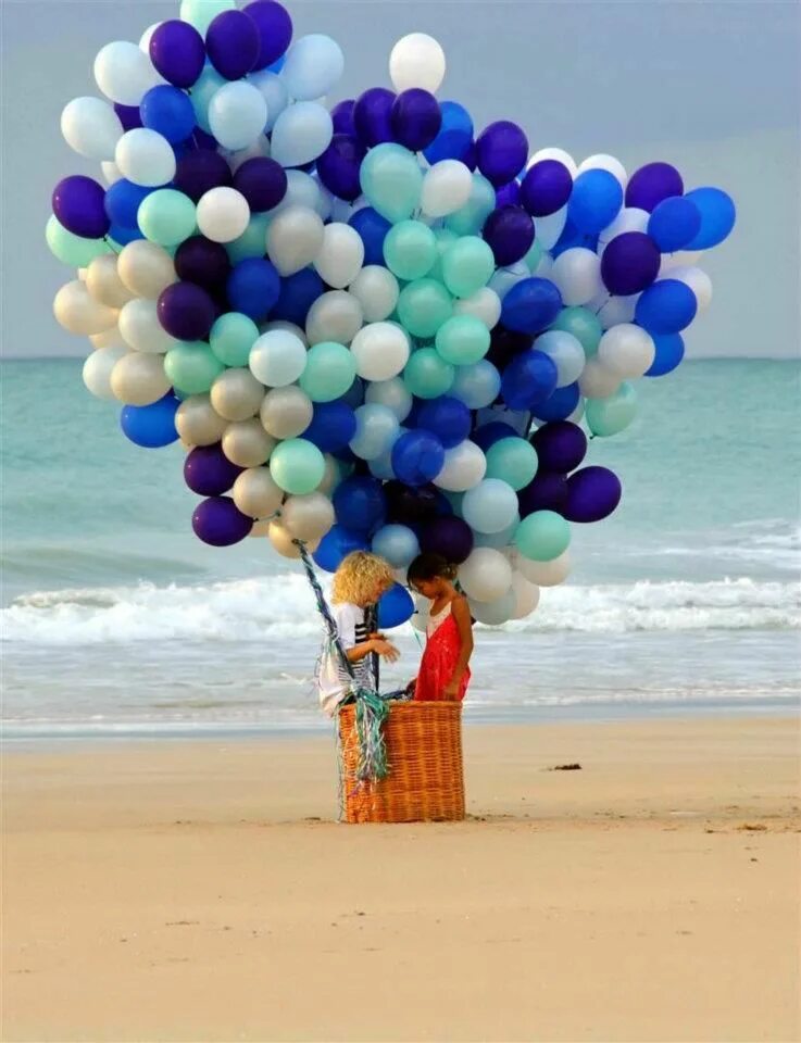 Открытки с воздушными шарами с днем. Воздушный шарик. Красивые шары. Открытки с днём рождения с шариками. Много шаров.