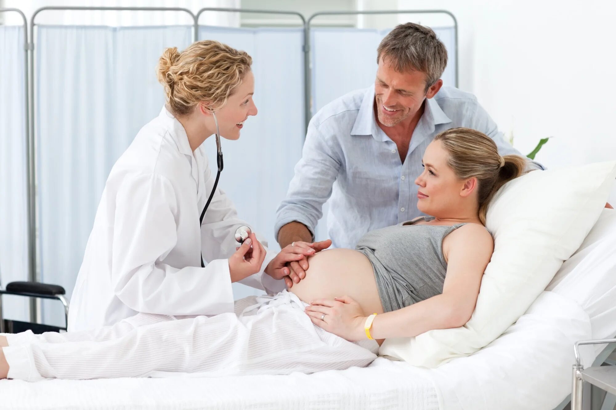 Фото роды беременной. Беременные женщины в больнице. Беременные женщины рожают.