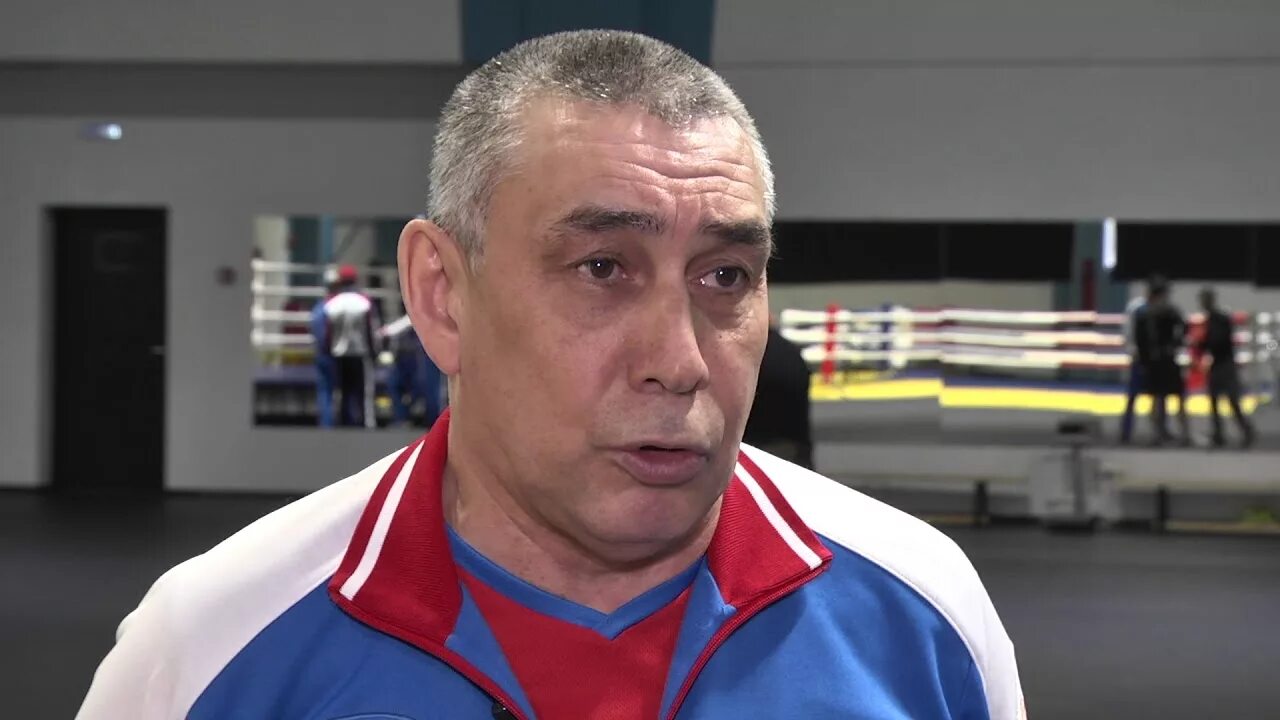 Старший тренер сборной России по боксу.