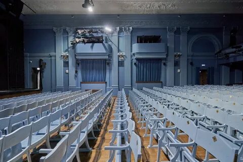 История сквозь призму современности: как изменился Театр на Бронной после рестав