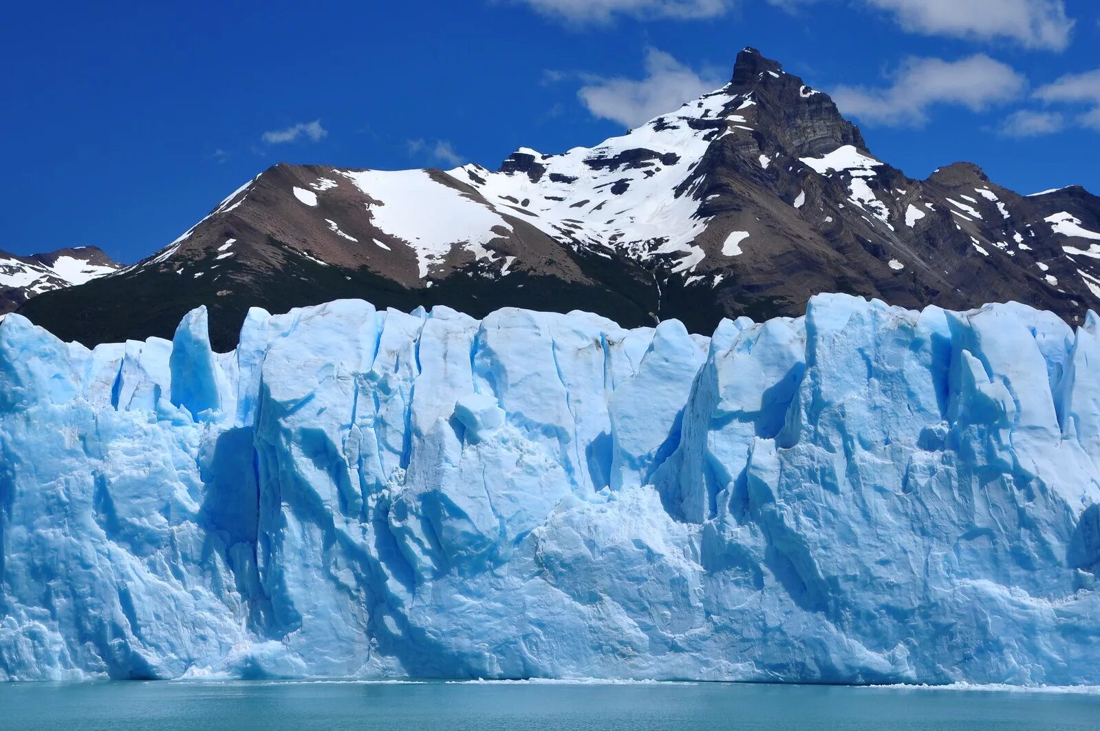 Горный ледник это. Торрес дель Пайне ледник. Горные ледники. Ледники в горах. Арктика горы.