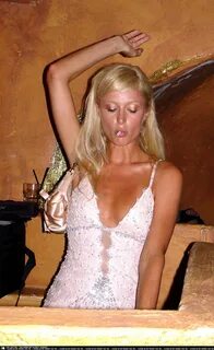 Smoking Celebs.com Paris Hilton.