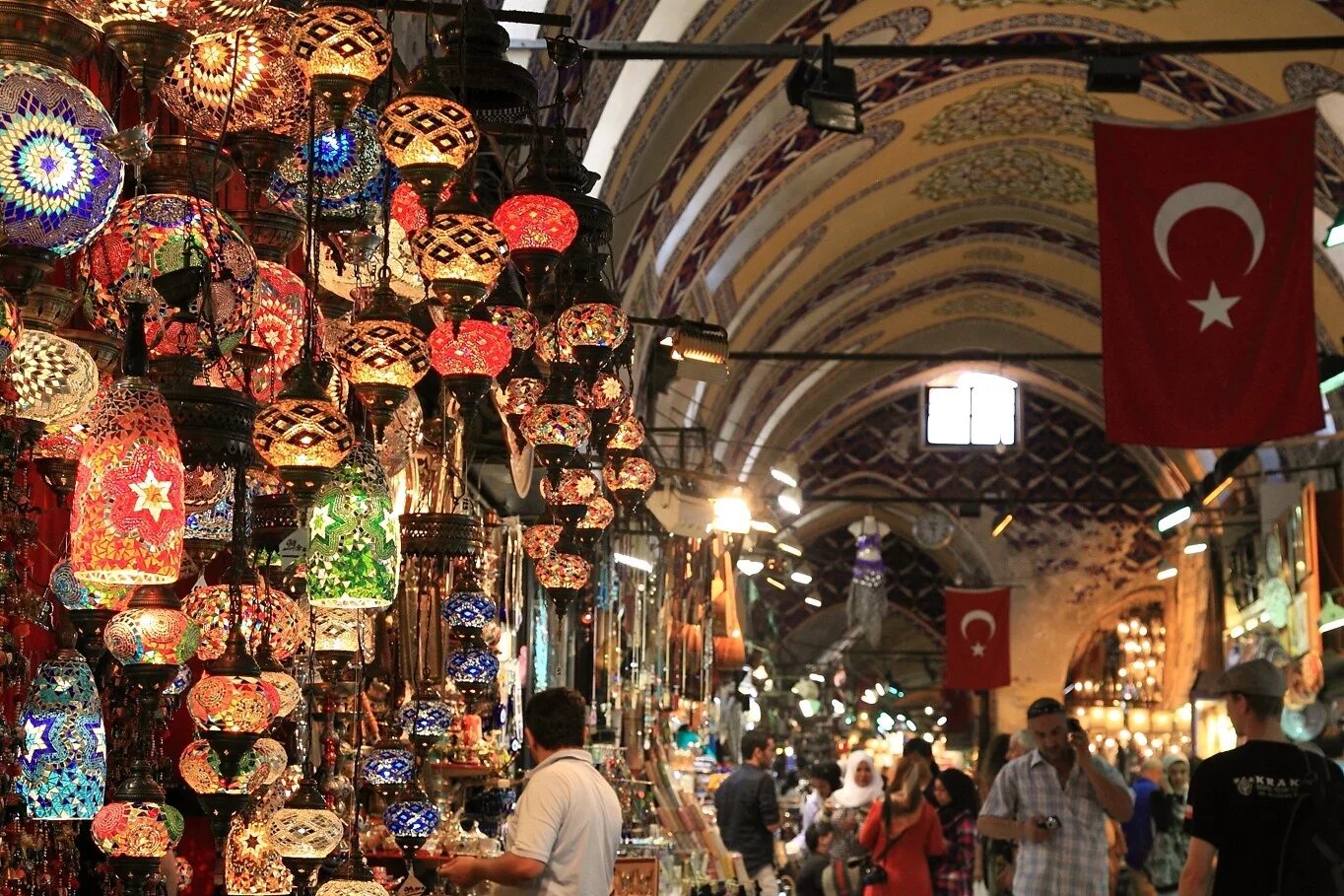 Стамбул где купить. Grand Bazaar Стамбул. Рынок в Стамбуле Гранд базар. Достопримечательности Стамбула Гранд базар. Турецкий Гранд базар Стамбул.