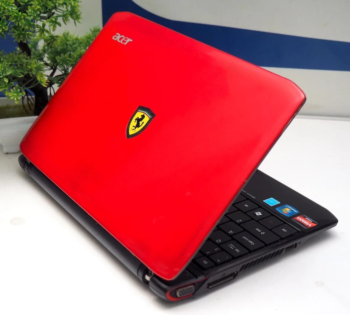 Acer ferrari. Acer Ferrari one 200. Acer Ferrari 5000. Acer Ferrari Notebook. Ноутбук Acer Ferrari 1005wtmi.