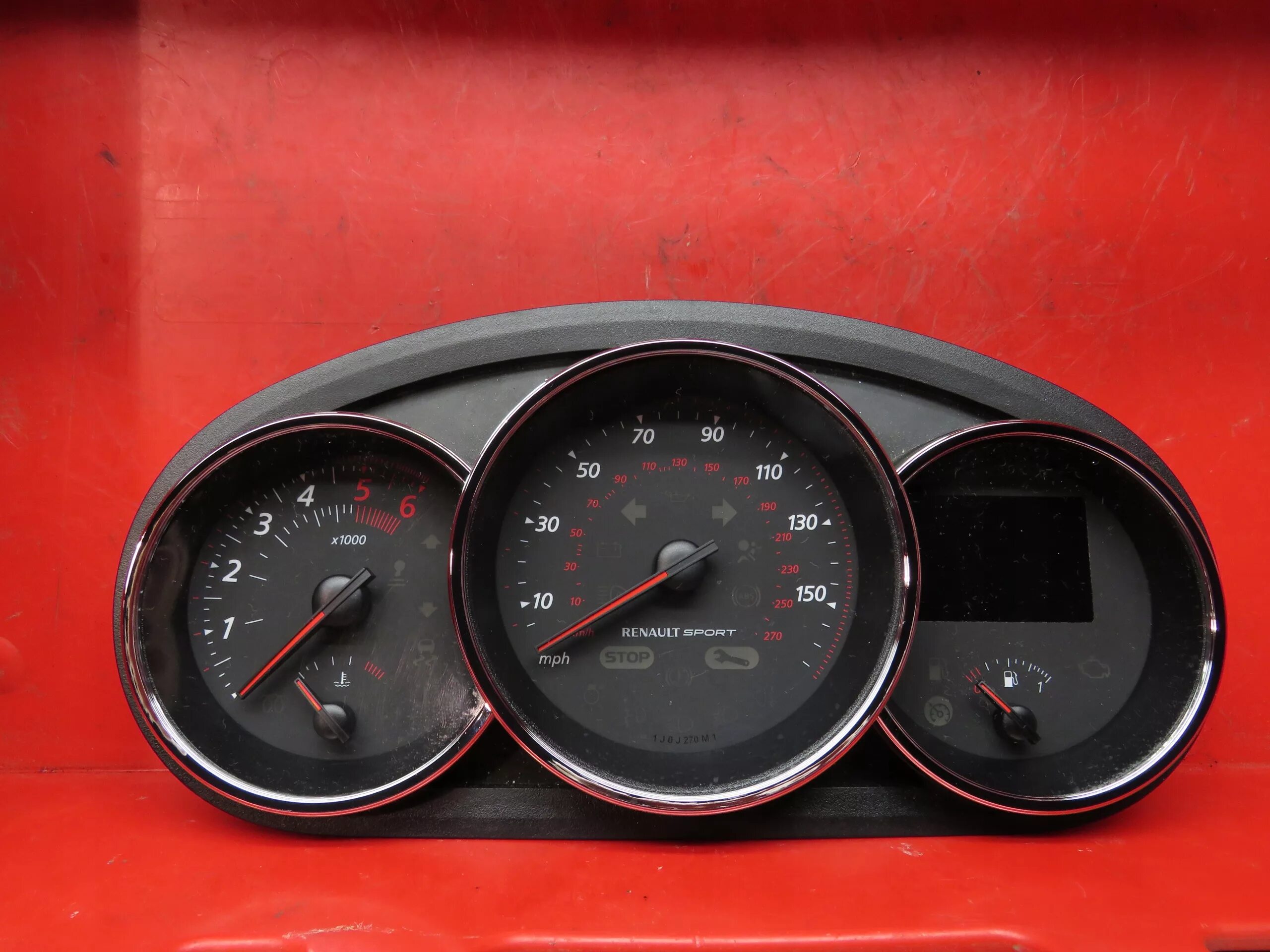 Renault sandero панель. Рено логан 2 салон. Renault logan 2016 салон. Торпеда рено логан 2008. Приборная панель рено сандеро.