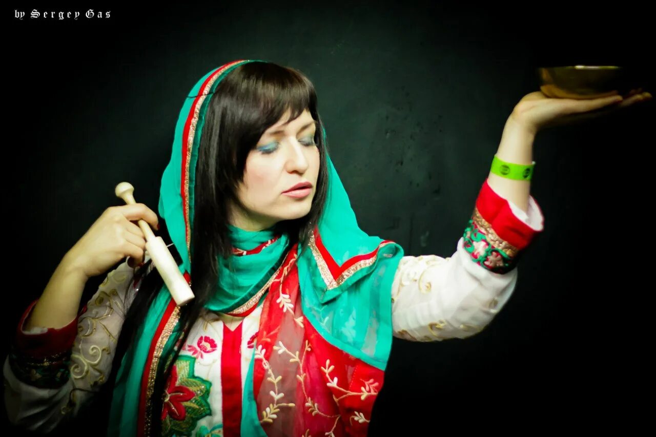 Покров этно солистка. Greg kadel photography. Мария покровская покров этно. Покров этно исполнитель группа. Яга этно.