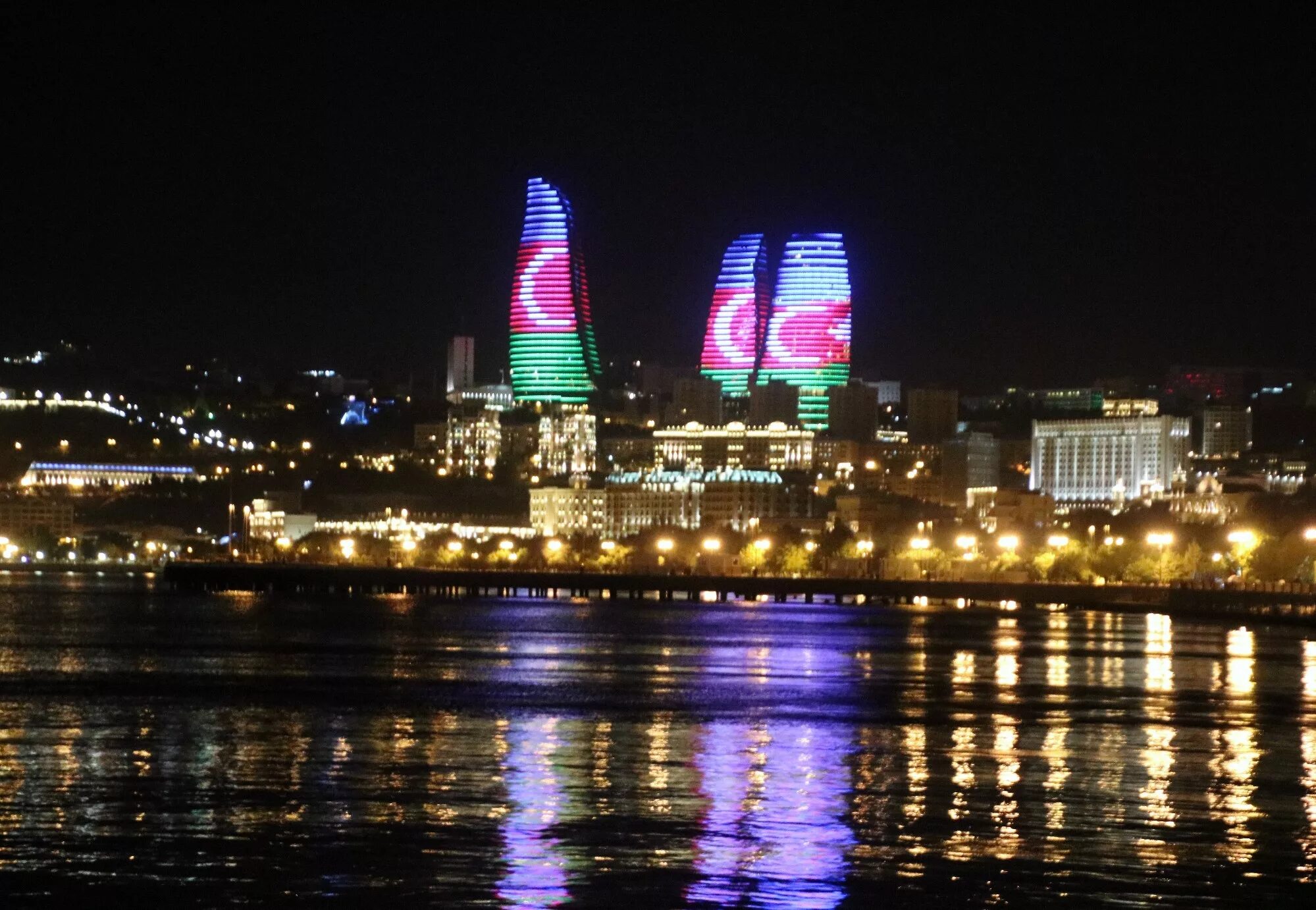 Три башни в Баку. Баку Азербайджан панорама. Азербайджан Гелебе. Азербайджан т