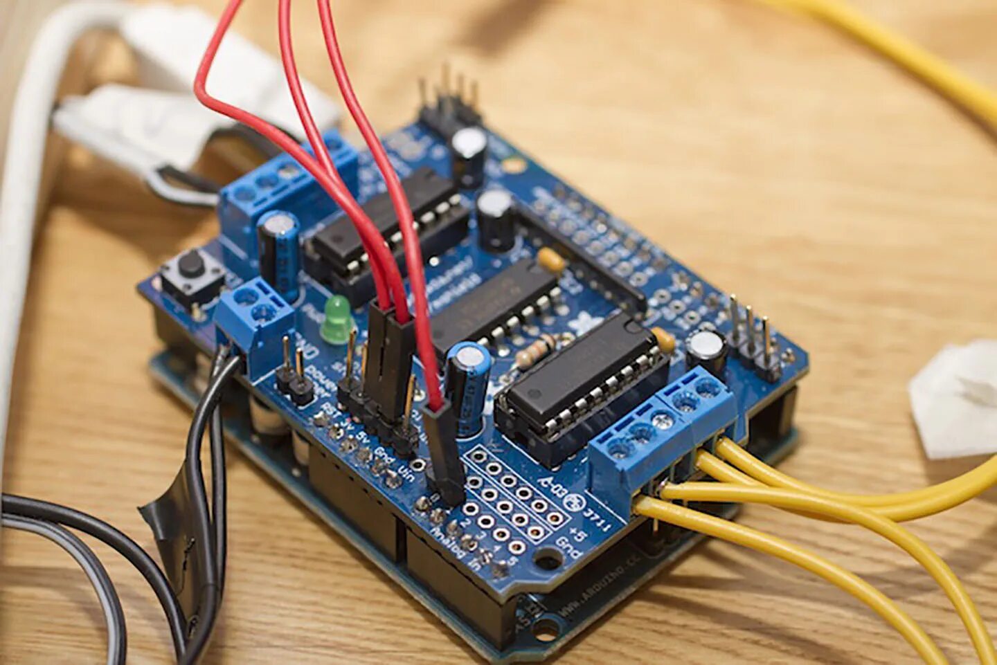Ардуино препятствия. Серво шилд ардуино. ps2 arduino shield. ps2 arduino. ардуино 2phb1161a.