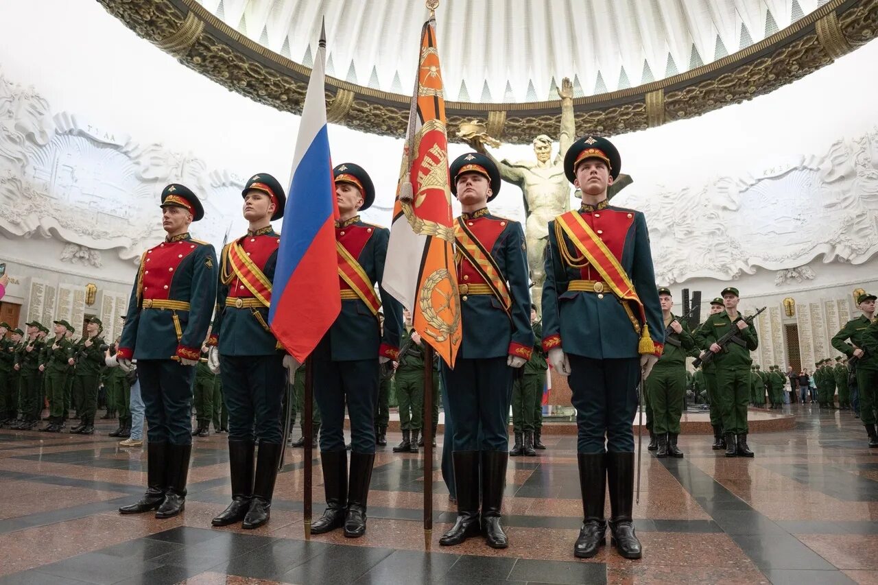 Вдв витебск 103. Телеканал звезда присяга. Мосвоку выпуск 2023. Московское высшее общевойсковое командное училище. Телеканал звезда присяга.