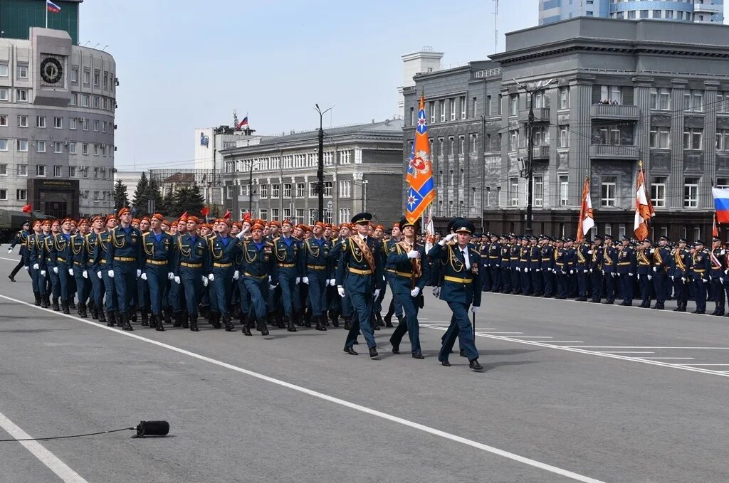 Парад мчс. АГЗ МЧС России парад. Парад Победы АГЗ МЧС России 2023. Парад Победы МЧС Челябинск. Парад МЧС Екатеринбург.