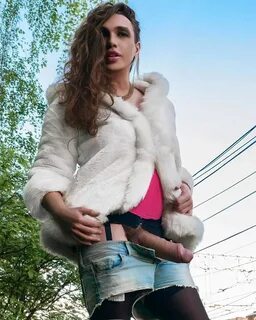Ella venus