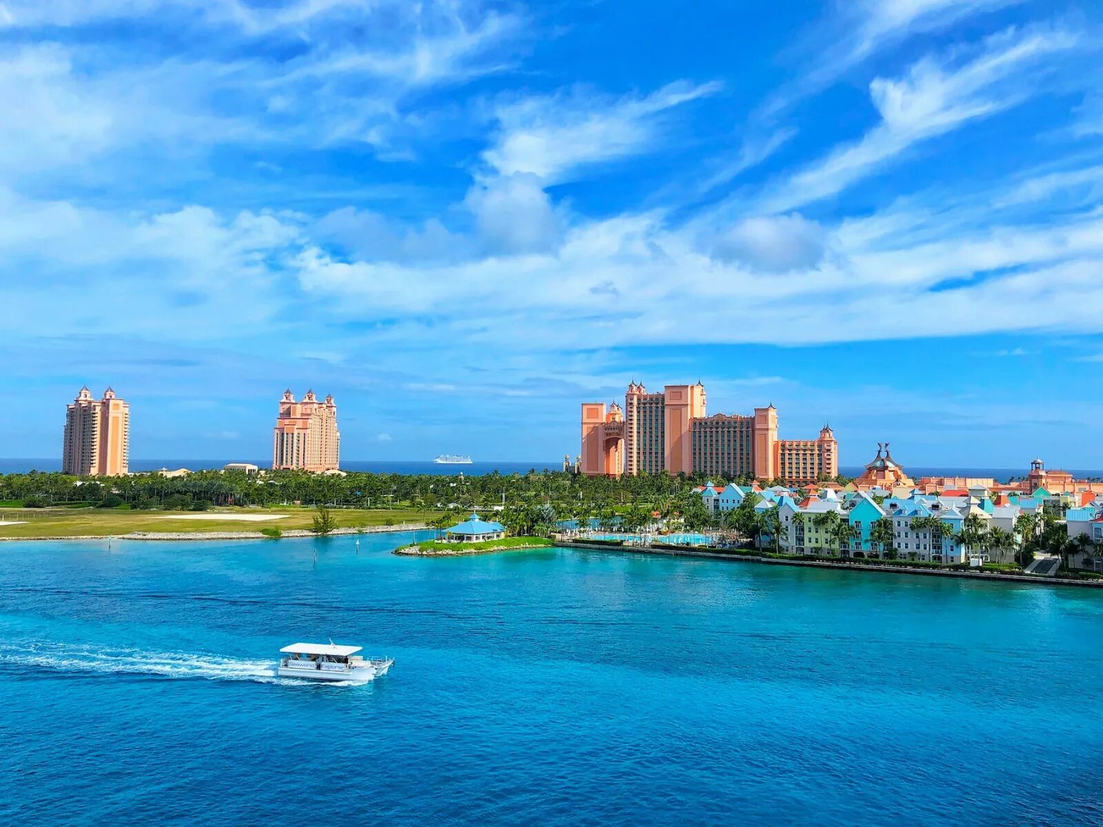 Нассау столица какого государства. Багамские острова Атлантис. Атлантис Нассау Багамские острова. Atlantis Paradise Island Багамские острова. Отель Атлантис Багамы.