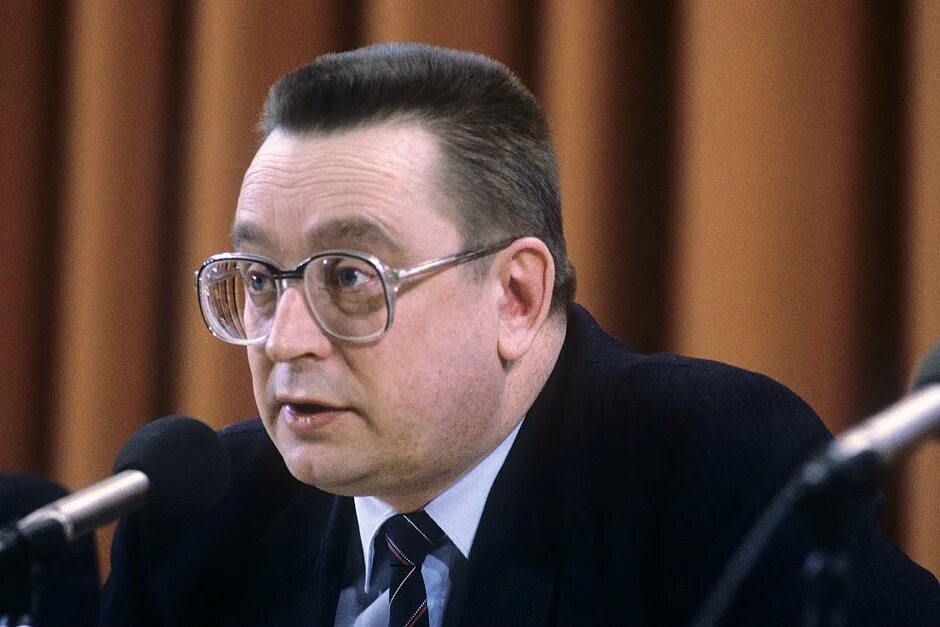 Павлов министр финансов. Премьер министр 1990