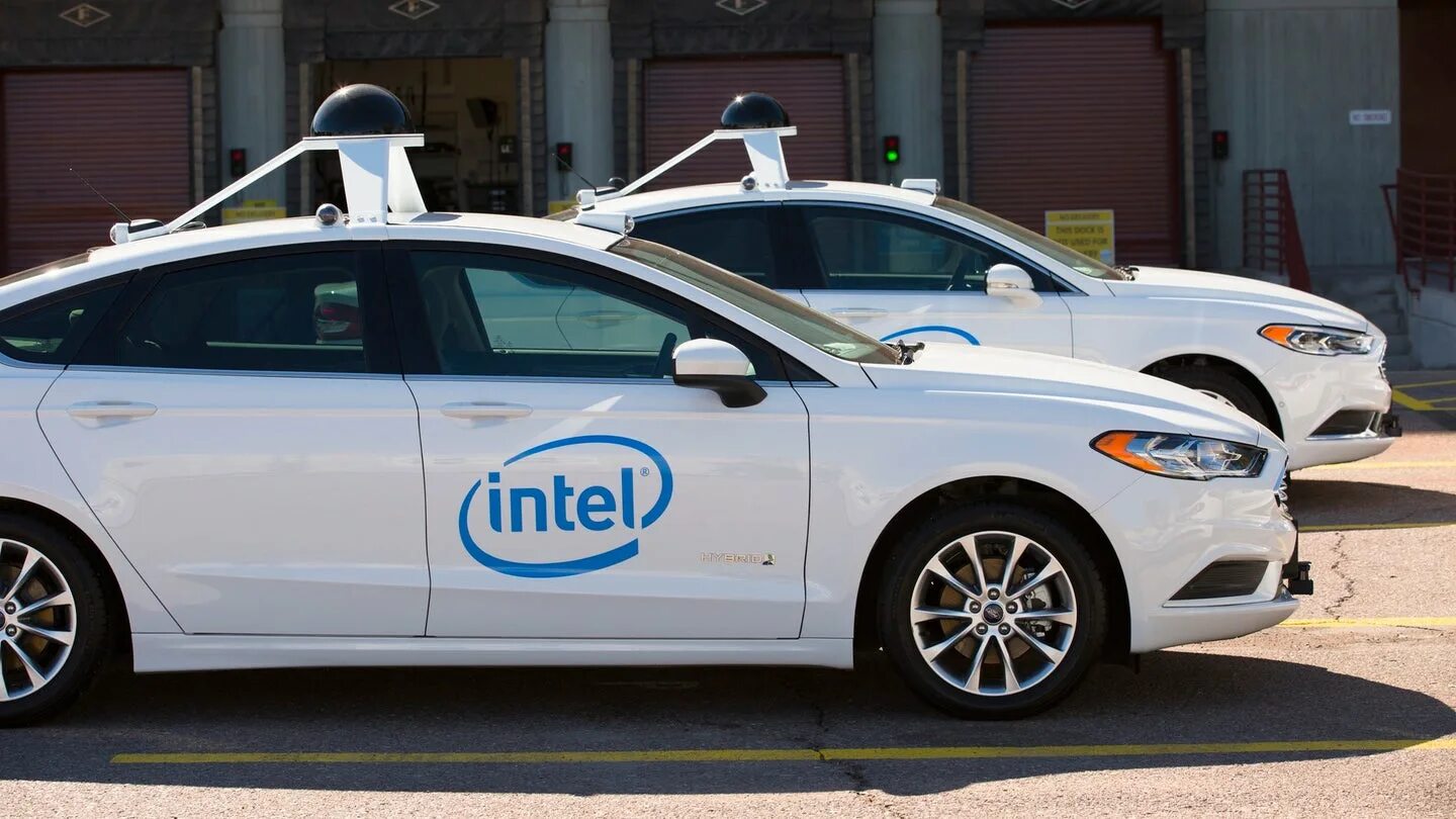 Unit car. Интел автомобиль. автопилот в автомобиле. unit автомобиль. bmw self driving car.