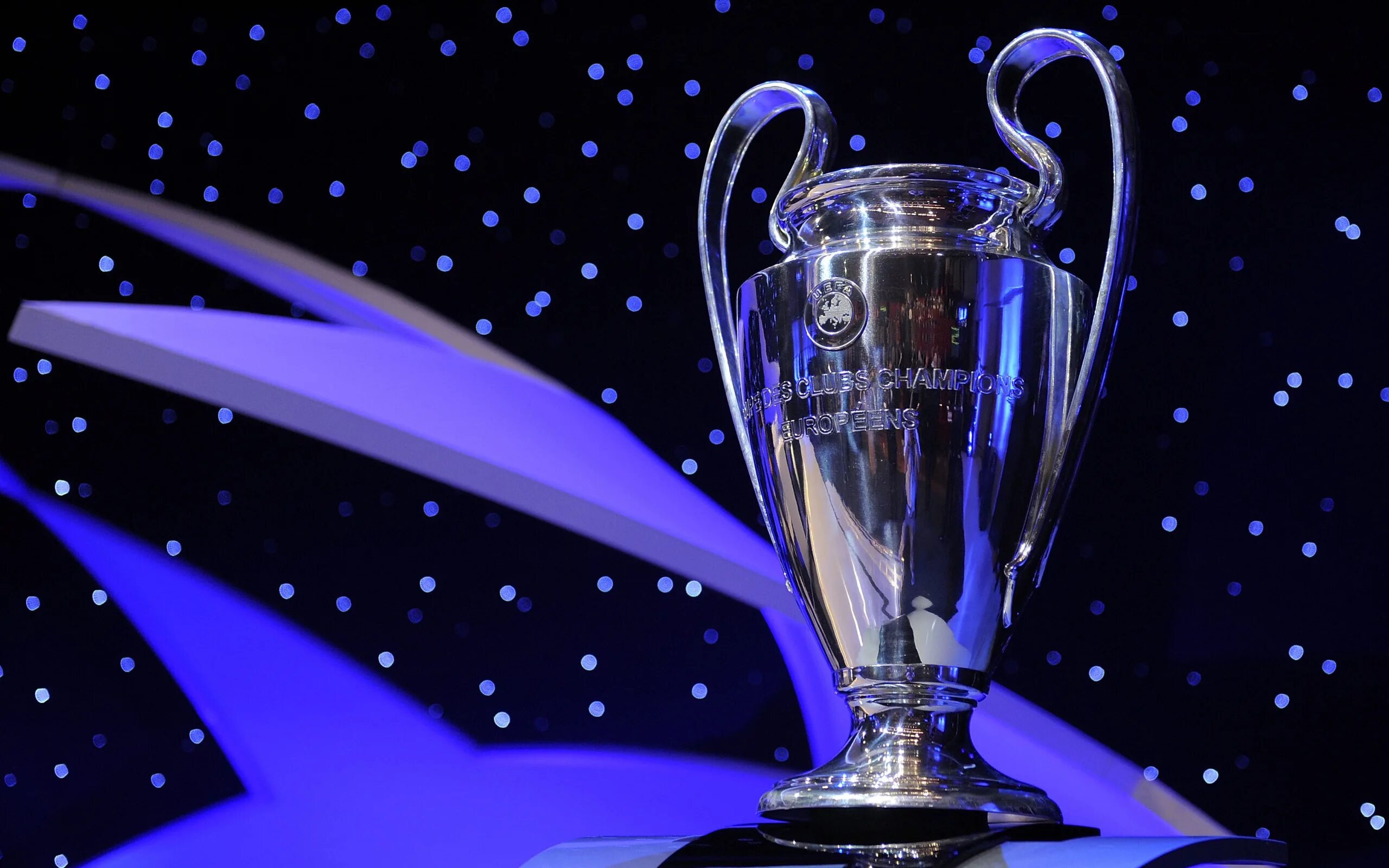 Во сколько сегодня чемпион. Champions League kubok. UEFA Champions League. Кубок Лиги чемпионов UEFA. UEFA Champions Trophy 2022.