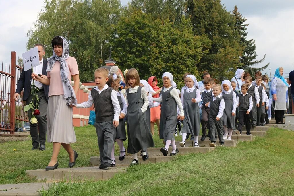 Православная школа рождество. Православная школа рождество село рождествено. Школа рождествено истринский район. Православная школа рождество в снегирях. Рождественская школа снегири.